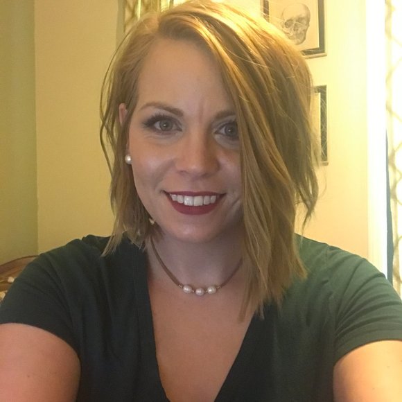 Meet your Posher, Paige - Picture 4 of 5